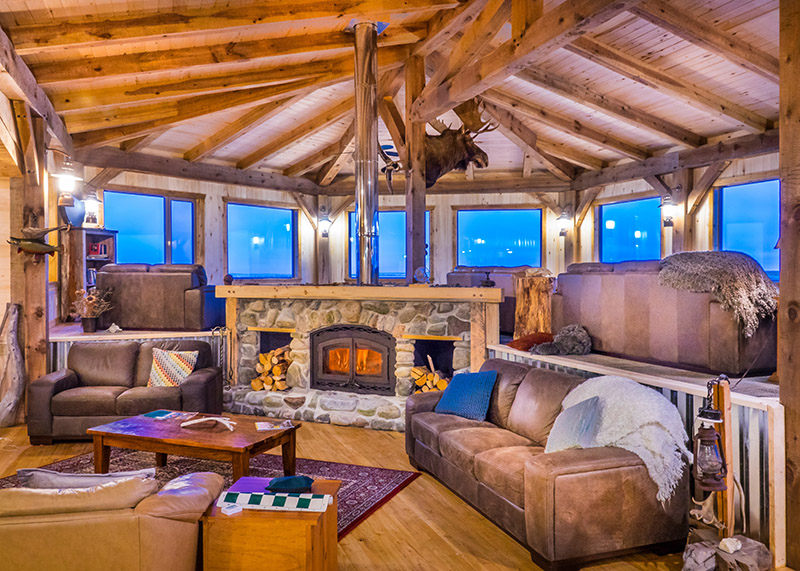 lounge in the inn at churchill wild