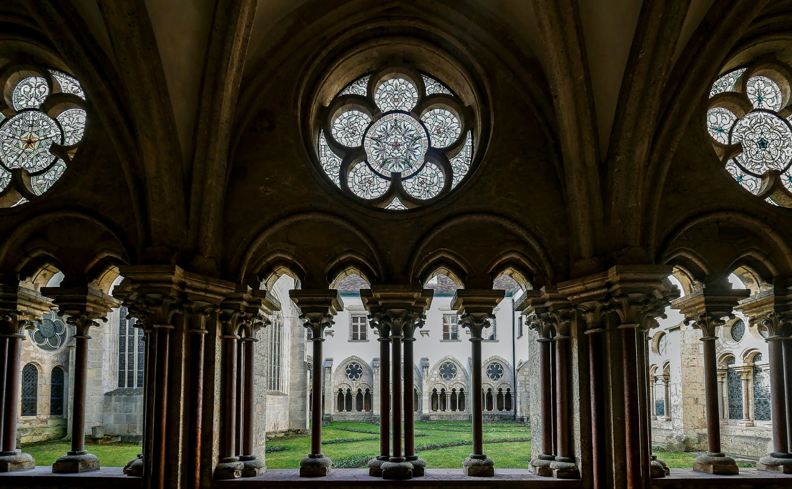 Heiligenkreuz Abbey, Steampunk Books, Airline Mags, Nunavik & More: Endnotes 08 November