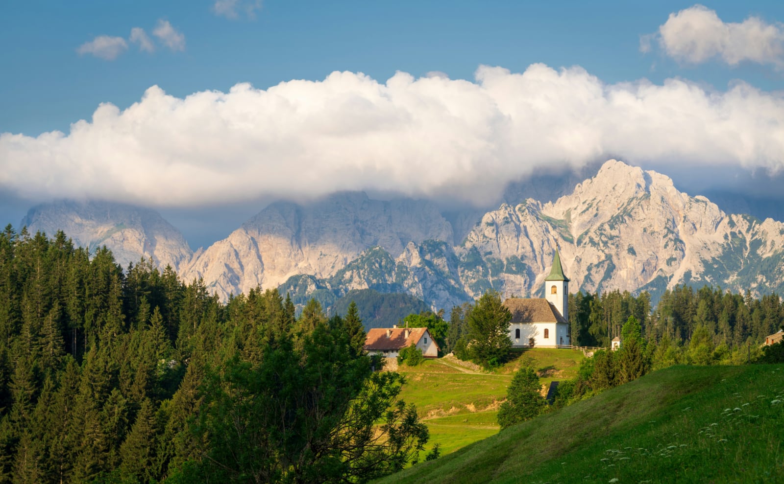 Slovenia, the Origin of Weird, Photo Booths, Dark Academia & More: Endnotes 04 September