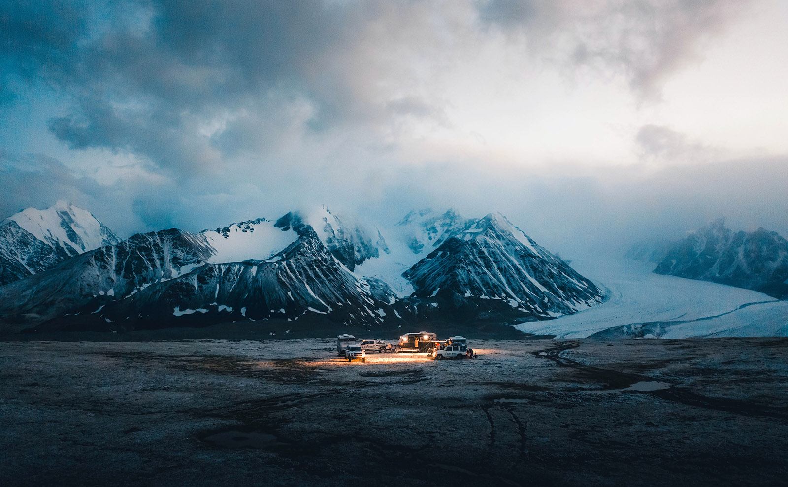 Global Picnics, Travel Trivia, SF/F Last Lines, Mongolia & More: Endnotes 25 September