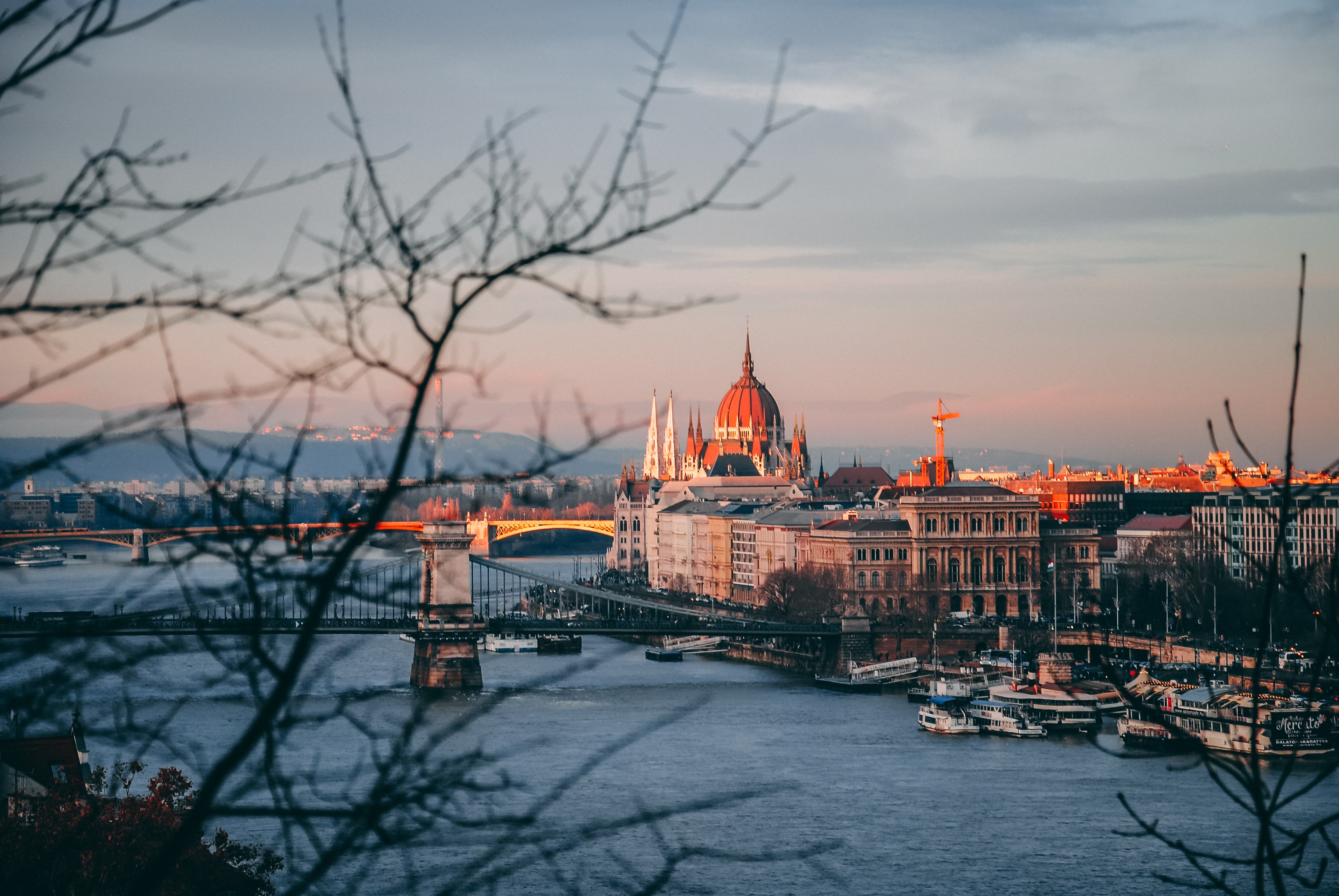 budapest parliament building
