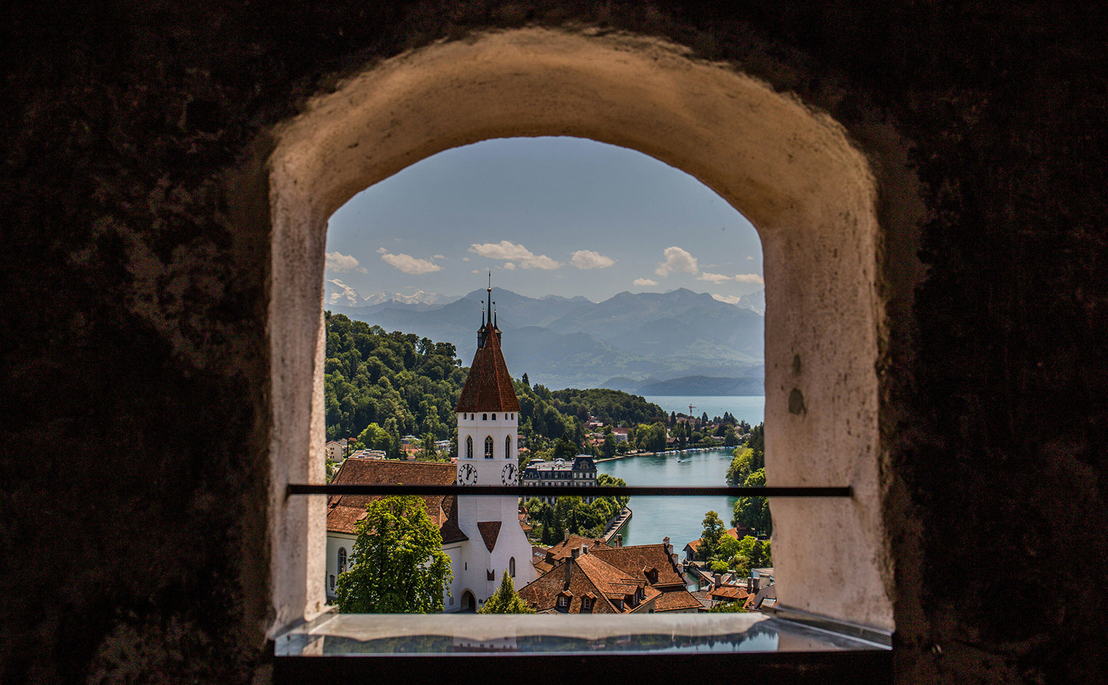 Thun Castle, Spring Books, Chandeliers, Poet Ada Limón, Dresden & More: Endnotes 19 April