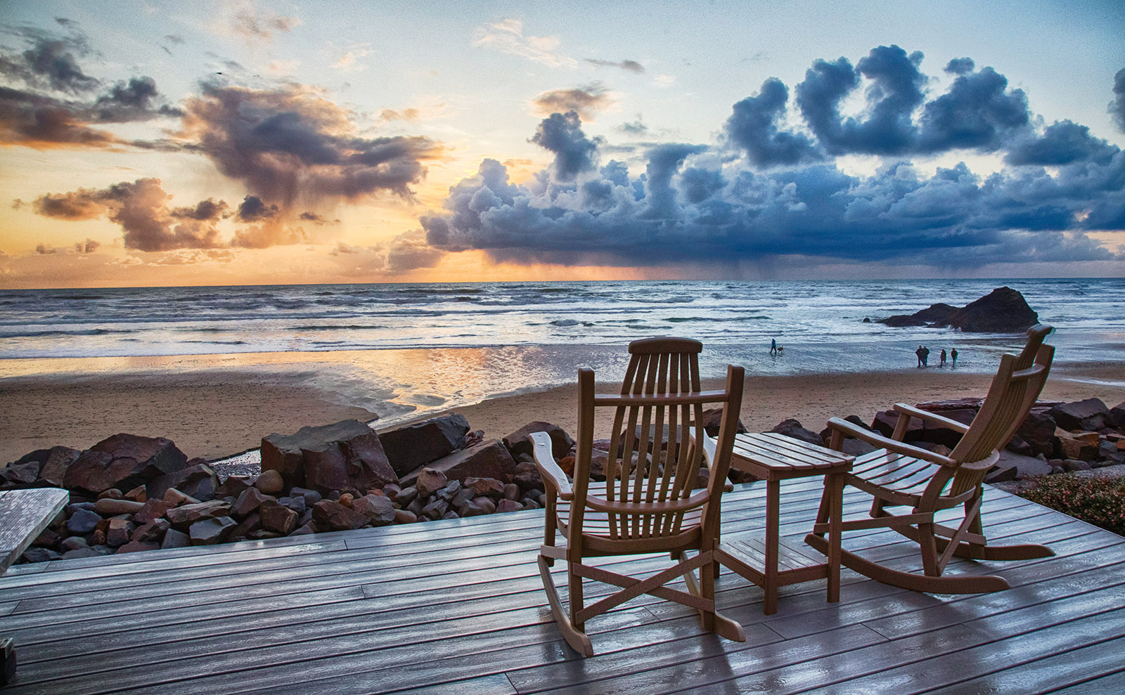 Oregon Coast, Mary Bennett, Email Sign-Offs, Cairo Dining, Book-O-Mat & More: Endnotes 14 June