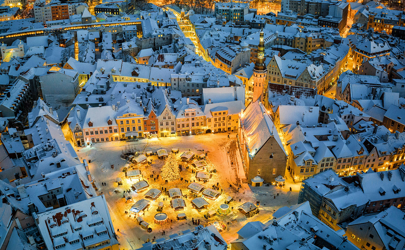 Christmas Markets, Antique Maps, Ripley Remake, Axolotls & More: Endnotes 08 December