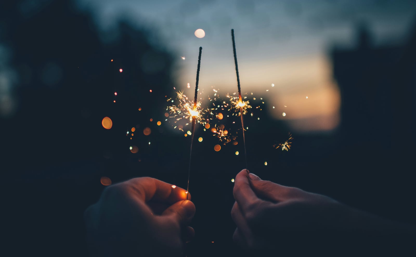 Sparklers, Literary Hotels, Wimbledon, Ice Cream Cookbooks, Seattle Noir & More: Endnotes 04 July
