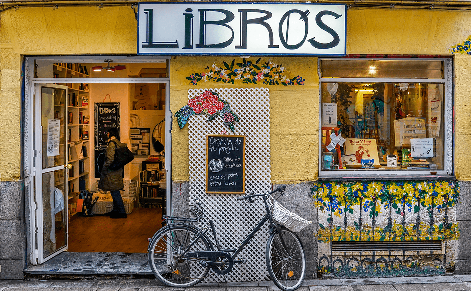 Madrid Bookshop, Austen Cookbook, Victorian Circus, Train Talk & More: Endnotes 23 July