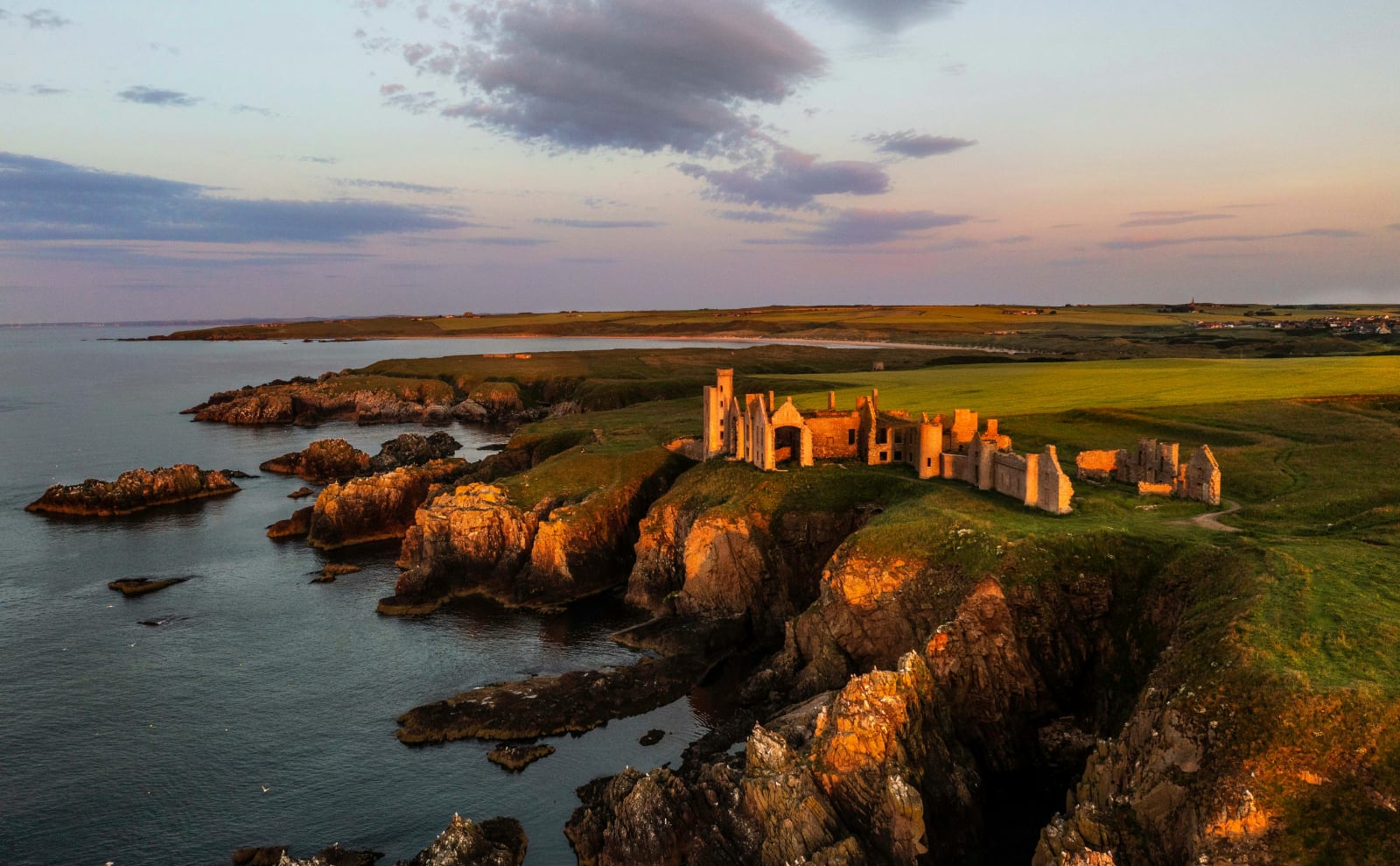 New Slains Castle, George Smiley, Immersive Hobbit, Visit Slovenia & More: Endnotes 16 January