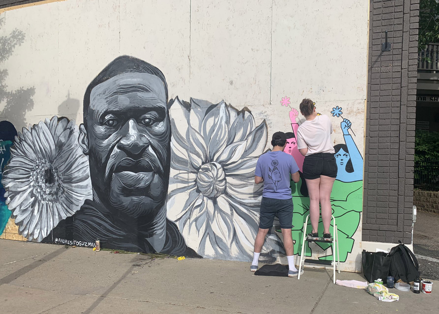 mural of george floyd in minneapolosi