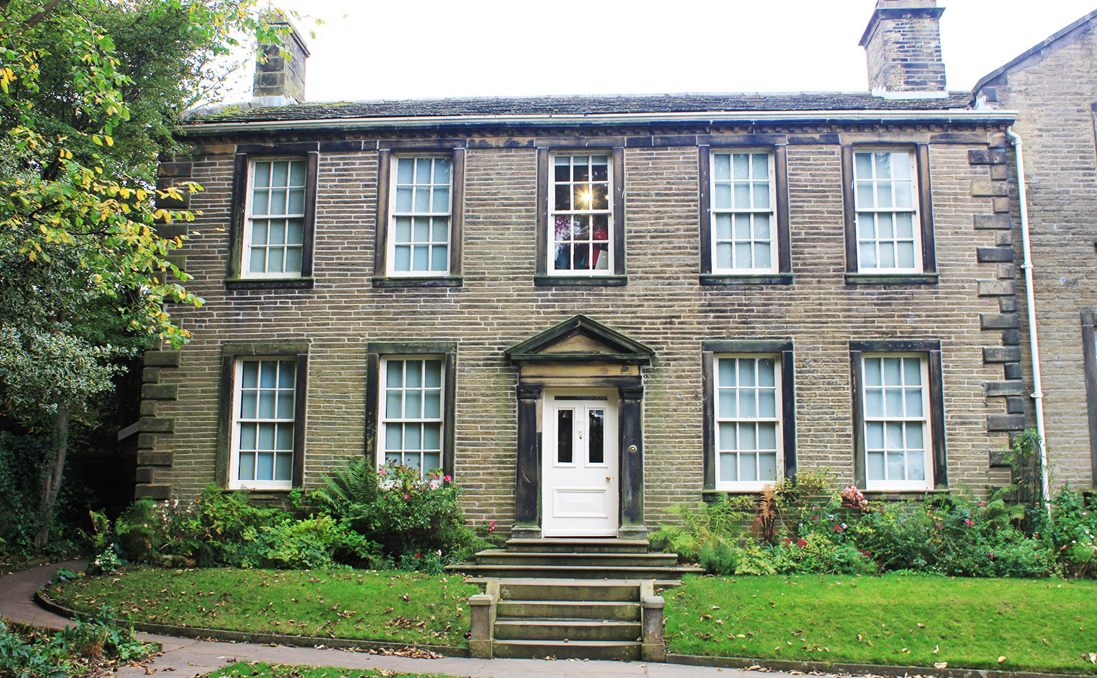 Charlotte Brontë, Bookshop.org, Mauritania Libraries, Mirror Writing & More: Endnotes 21 April