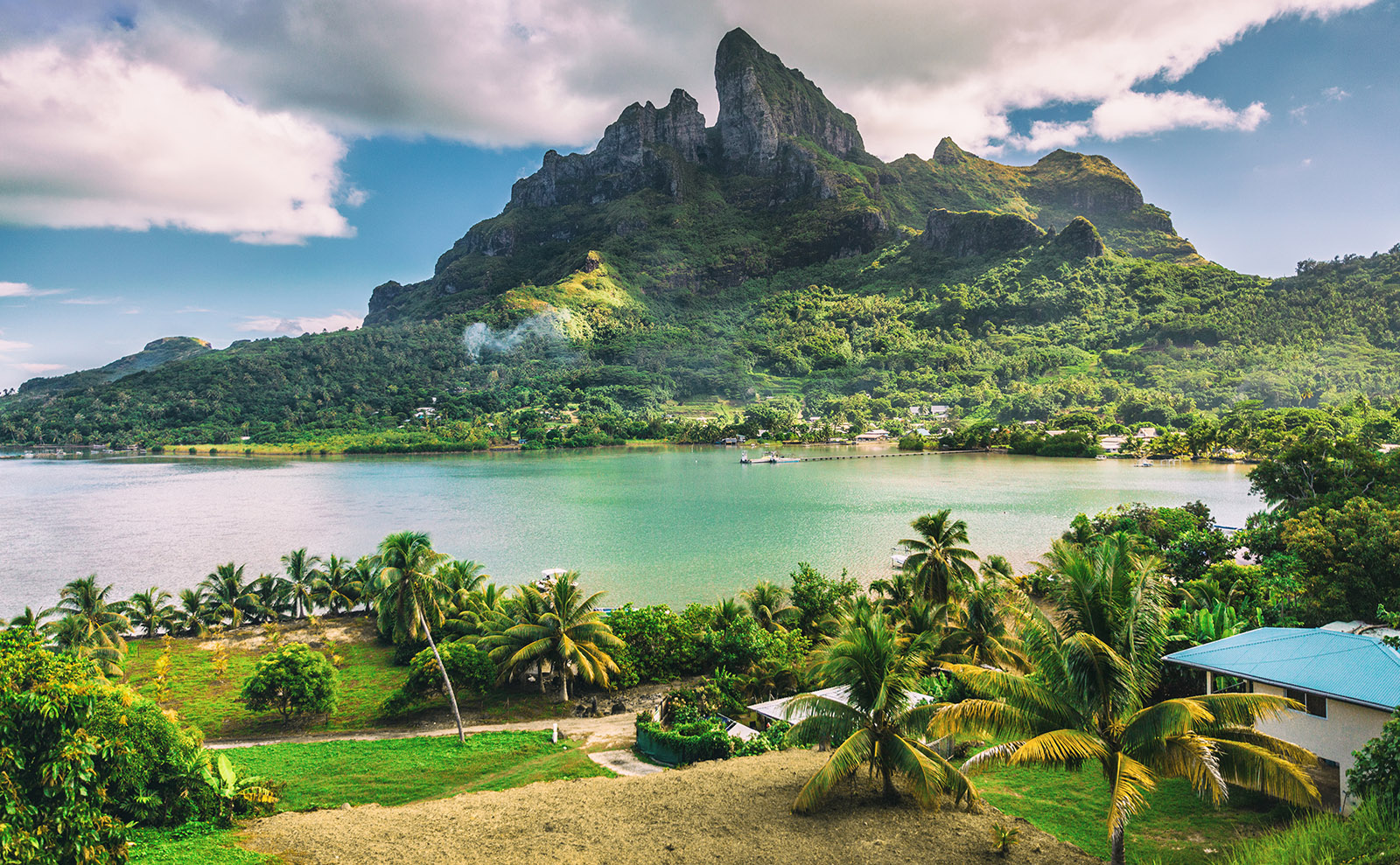 Bora Bora, Ampersands, Remote Hotels, Hot Boy Readers & More: Endnotes 10 February