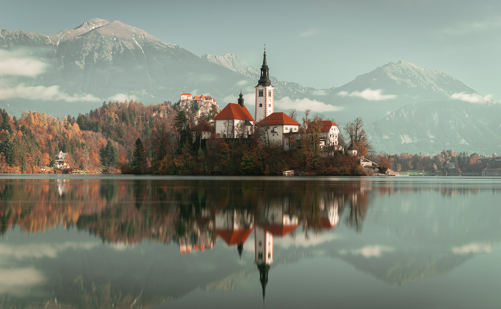 Lake Bled, Street Grammar, Hopepunk, Iconic Meals, Bookwallet & More: Endnotes 29 July