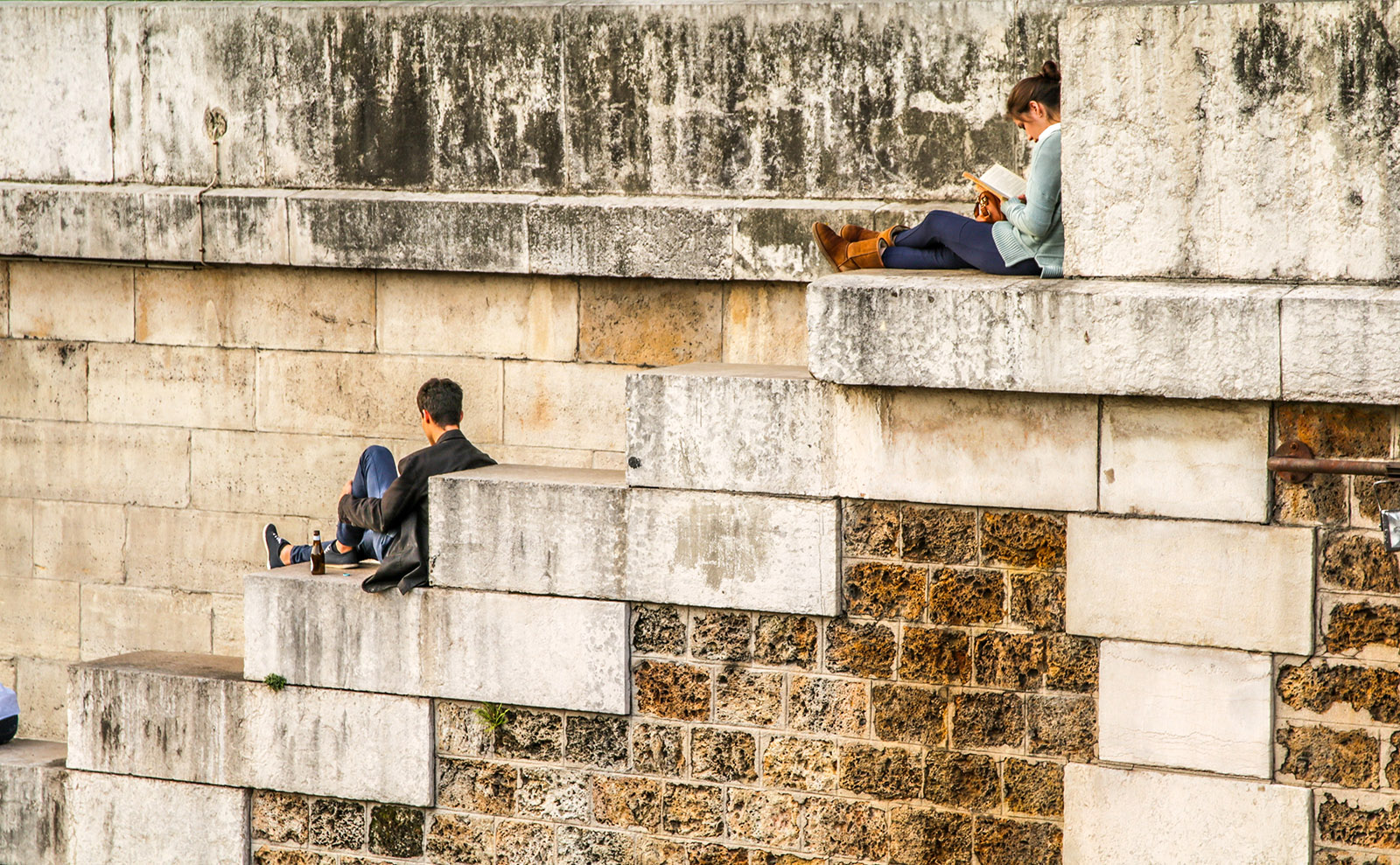 Paris Stairs, Canadian Writers, Beach Pajamas, Literary Tarot & More: Endnotes 02 July