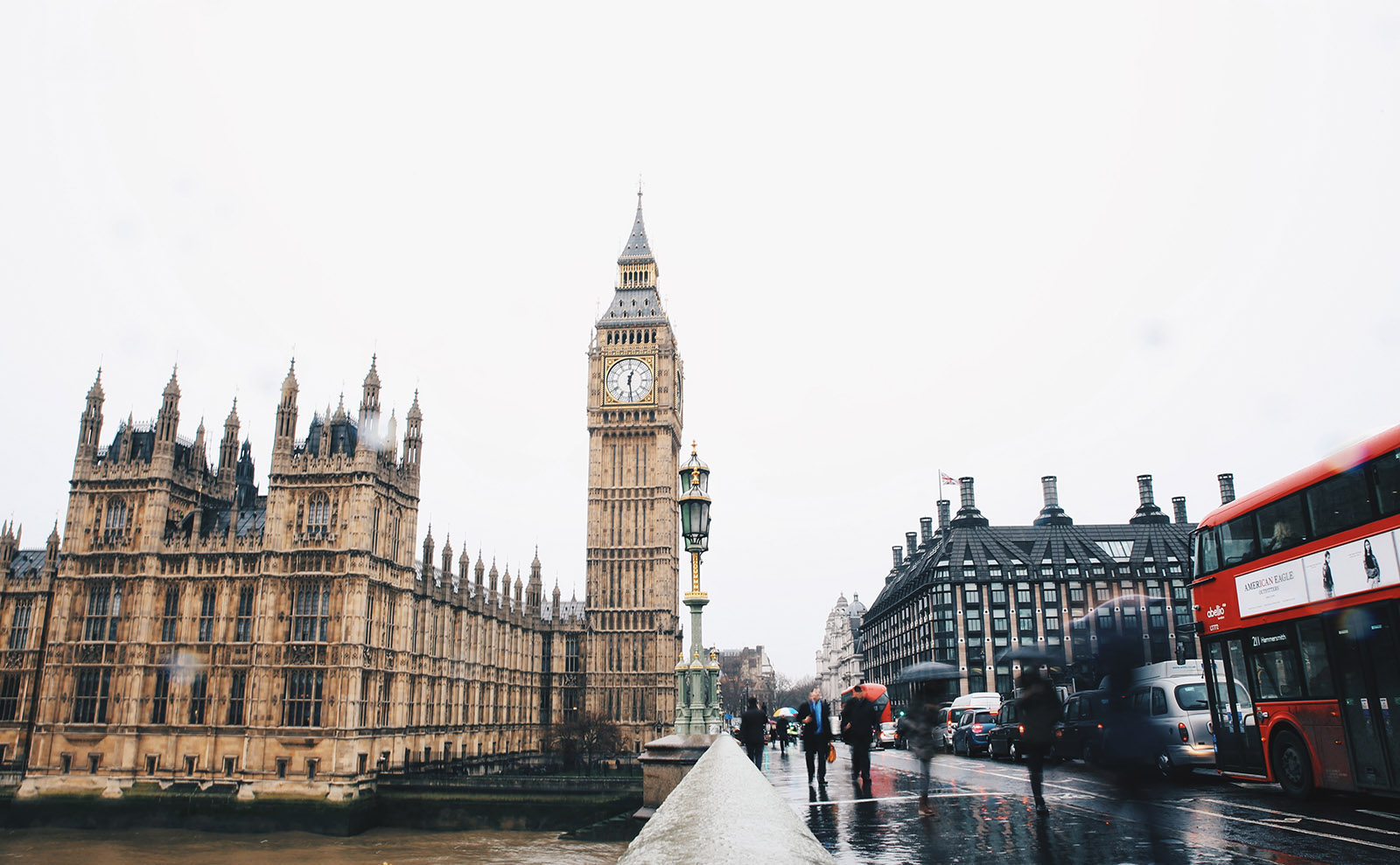 houses of parliament and big ben in london