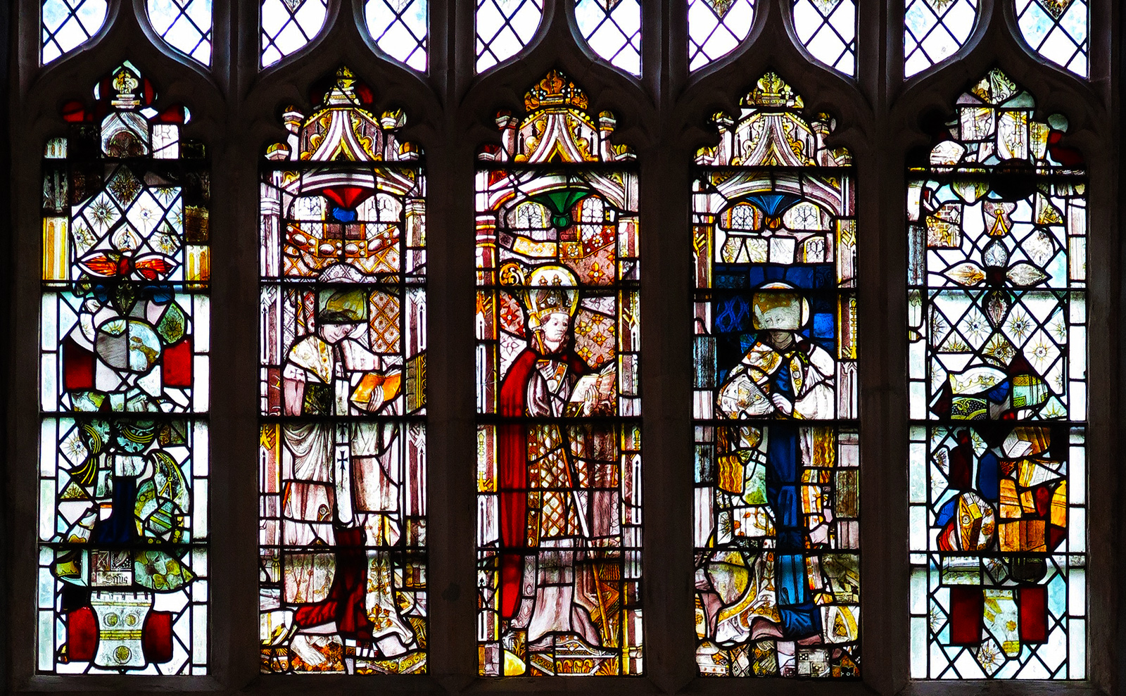 5 Thrilling Manor House Novels with Modern Setting and Ties to the Past