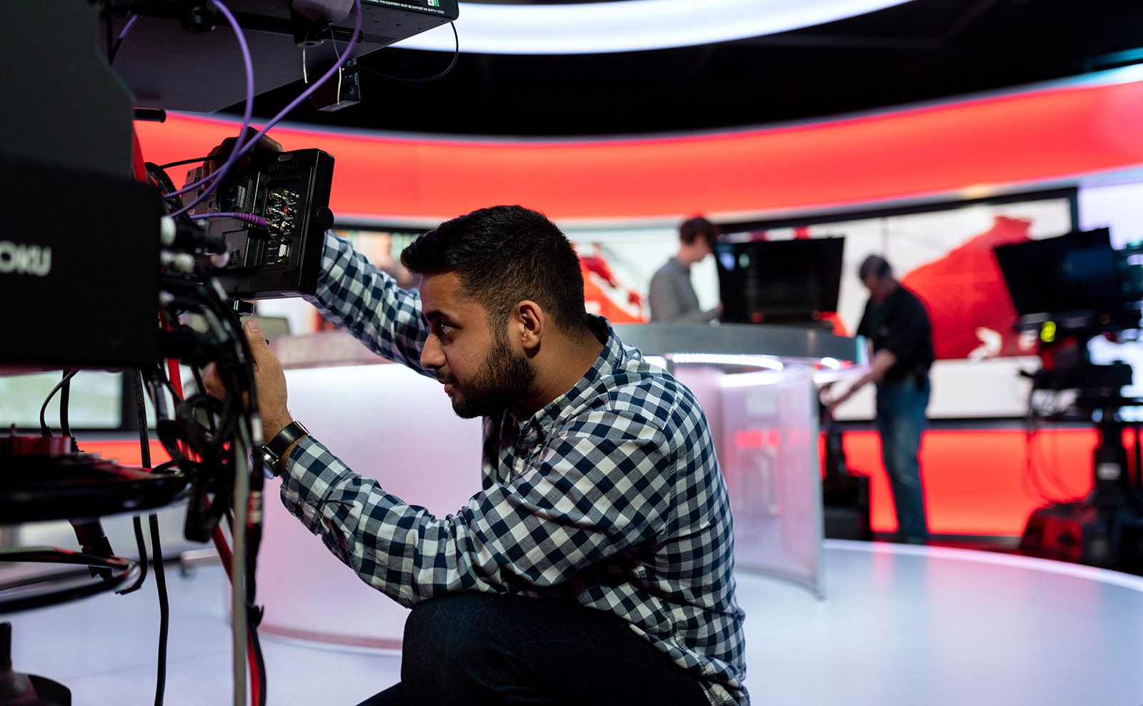 7 Great Books Set in the Newsroom That We Love