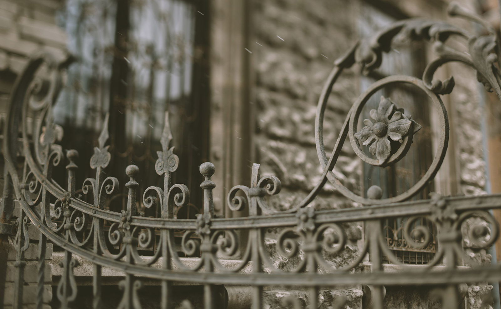 Solve a Murder in the English Countryside of West Sussex with Inspector Lynley