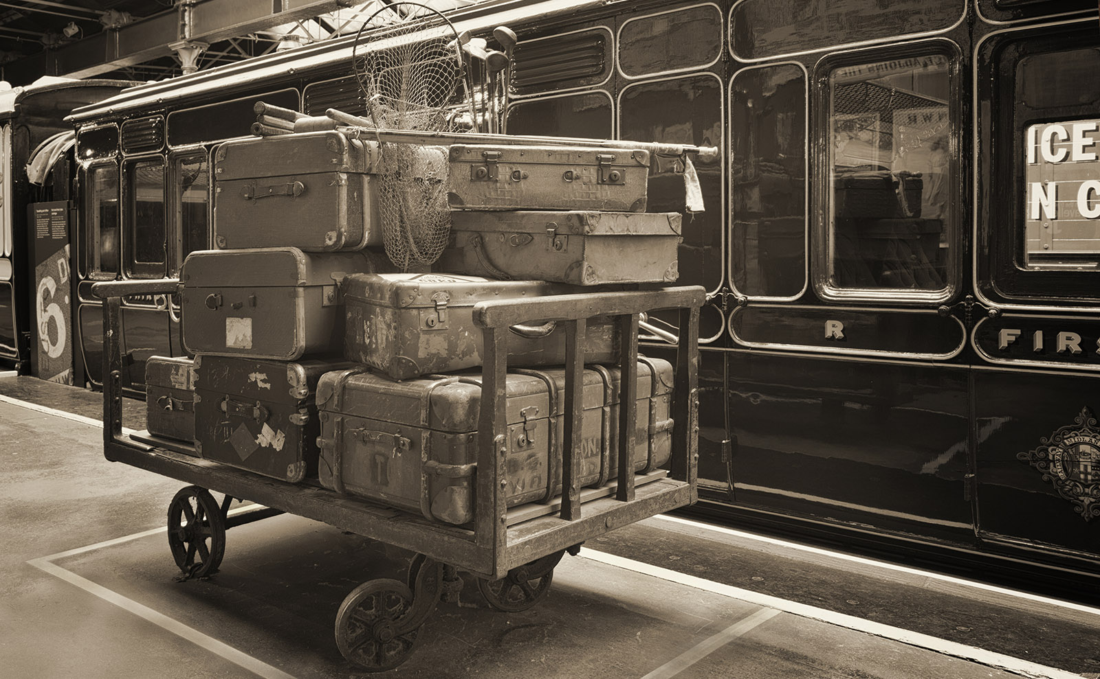 Treat Yourself to a Virtual Ride Aboard Some of the World's Most Luxurious Trains