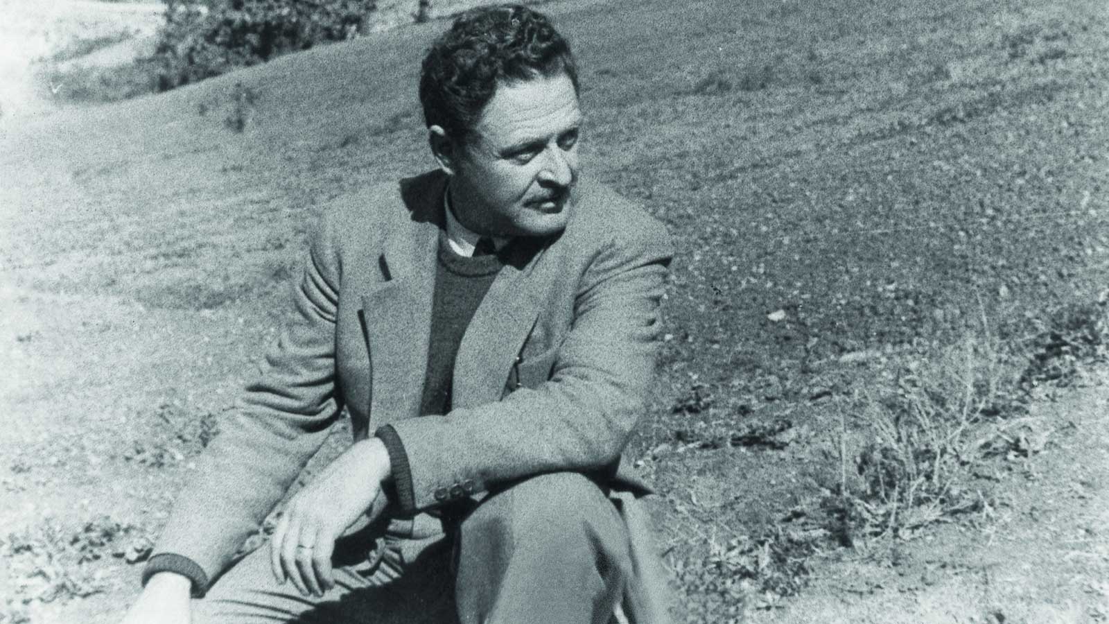 black and white photo of poet nazim hikmet